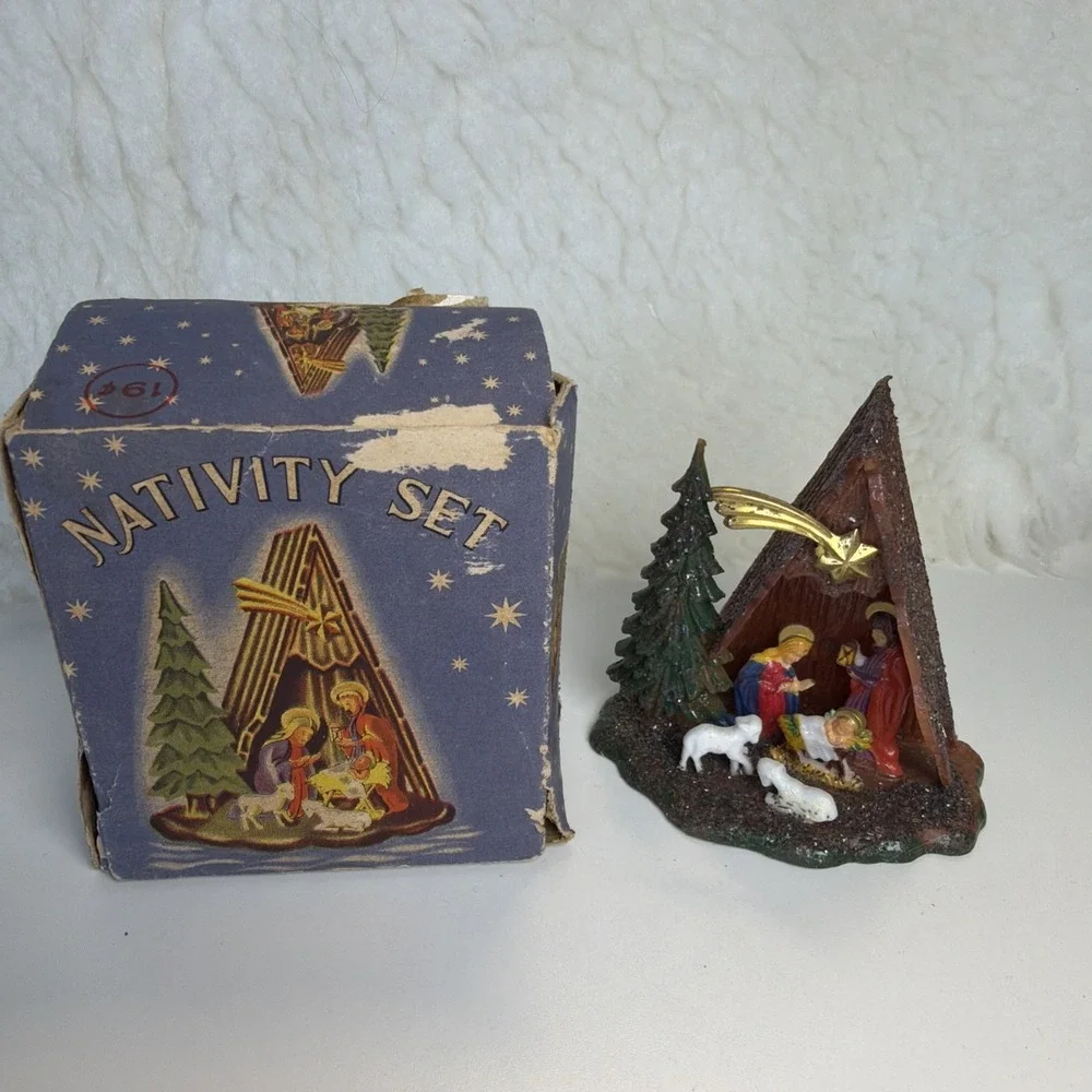 Vintage Plastic Christmas Nativity Set Scene Glittered Roof 3.5